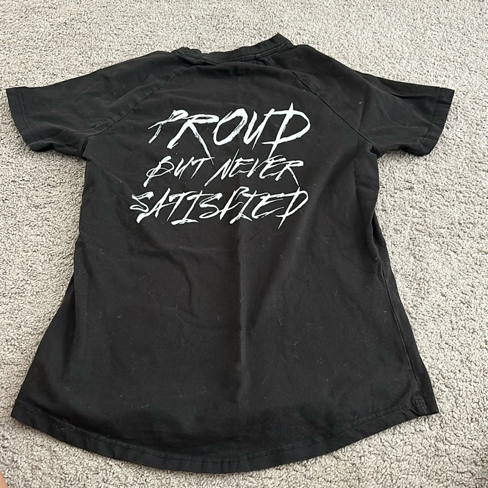 Alphalete t shirt